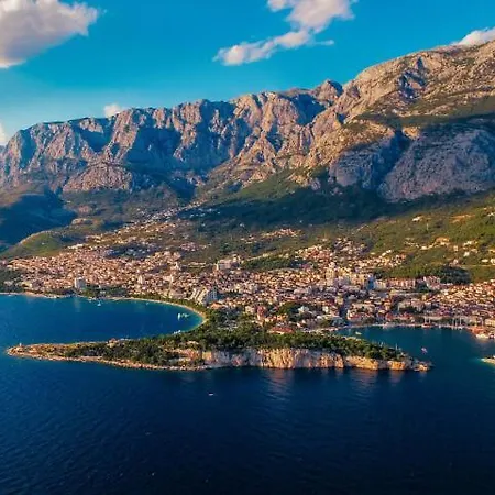 Matilda - Seaview & Parking Apartment Makarska